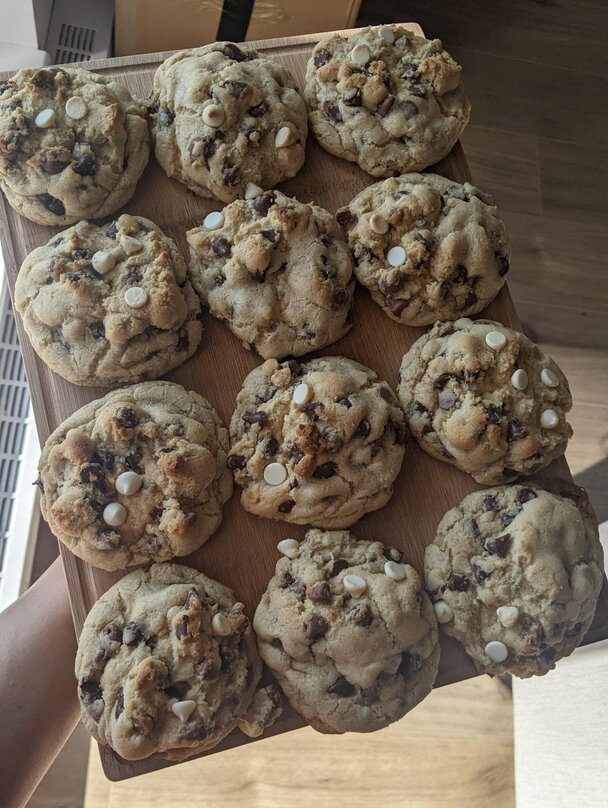 Levain-style Chocolate Chip Cookies